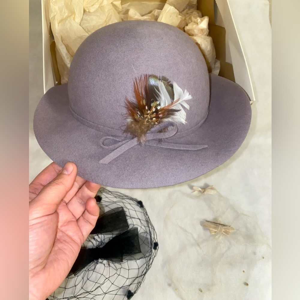 Elegant Purple Hat with Beige and  Black Netting for hairs. Vintage accessories